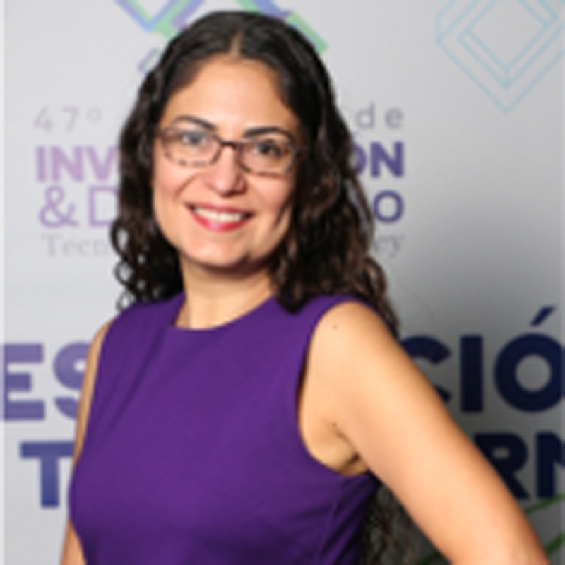 Ganadora Rocío Díaz al premio Mujer Tec