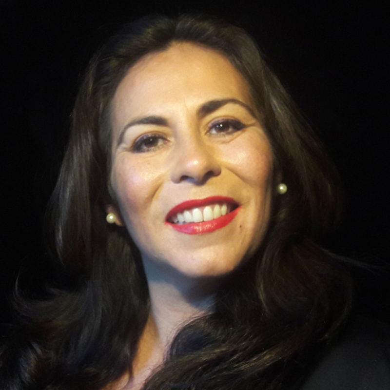 Valeria Brabata ganadora del Premio Mujer Tec